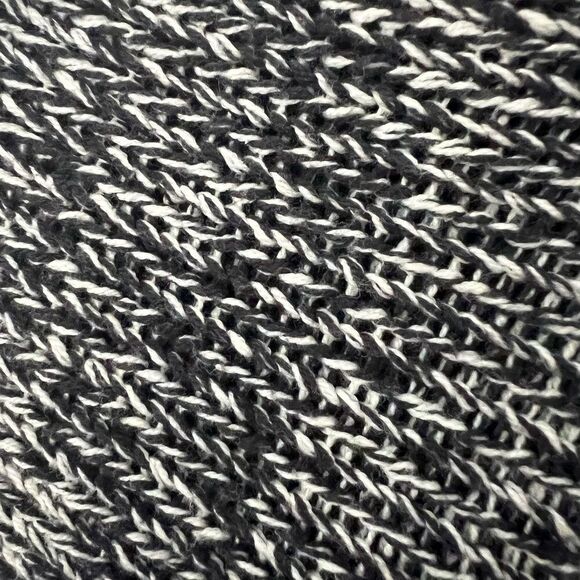 Volcom sweater - Picture 3 of 3